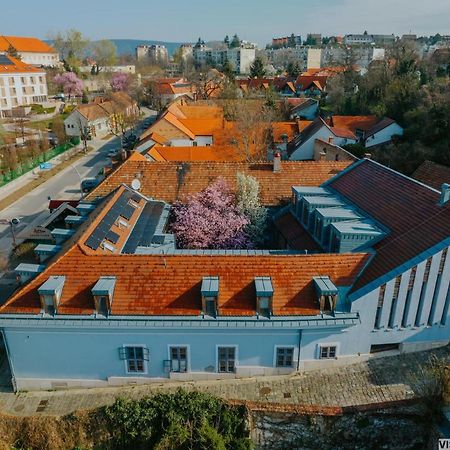 Bazilika alatt Panzió Acomodação com café da manhã Esztergom Exterior foto